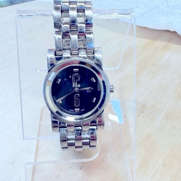 TISSOT T classic 1853 Quartz Wristwatch T030 009 A new battery - Picture 4 of 17